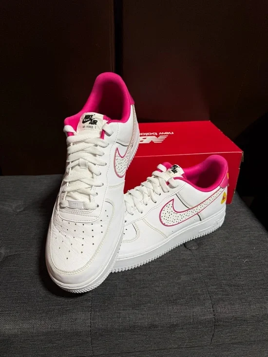 Nike White & Hot Pink Women's Low-Top Sneakers - Picture 3 of 12